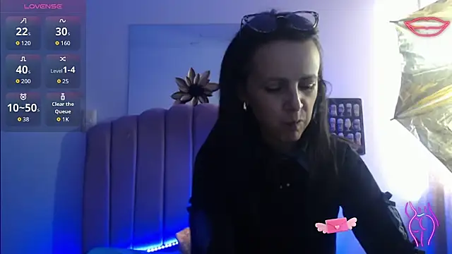 Juliana  lx online show from 12/17/25, 01:17