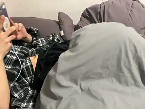   kim online show from 12/21/25, 02:24