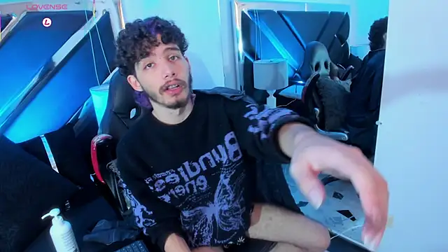 Snapshot of JojoBraando chatting on 12/14/25, 11:42 JojoBraando online show from 12/14/25, 11:42