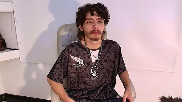 Snapshot of JojoBraando chatting on 04/07/26, 12:11 JojoBraando online show from 04/07/26, 12:11