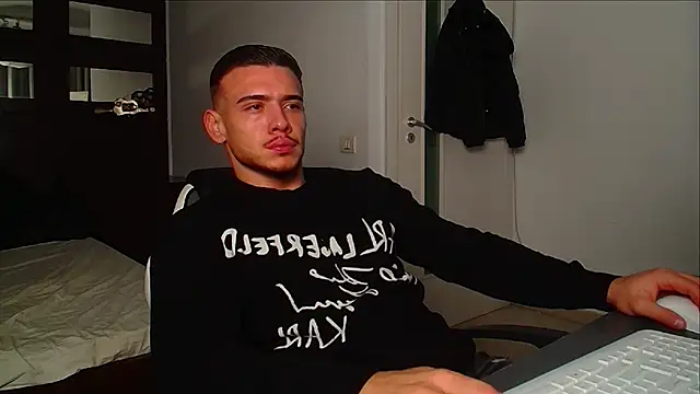 ElijahThorne online show from 11/29/25, 05:32