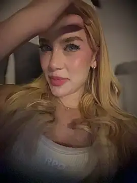 valeryfox   online show from 03/07/26, 07:49