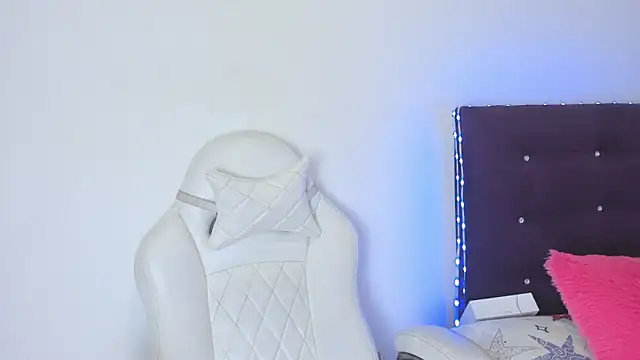 Snapshot of veronicaa_squirt chatting on 05/23/26, 03:23 veronicaa squirt online show from 05/23/26, 03:23