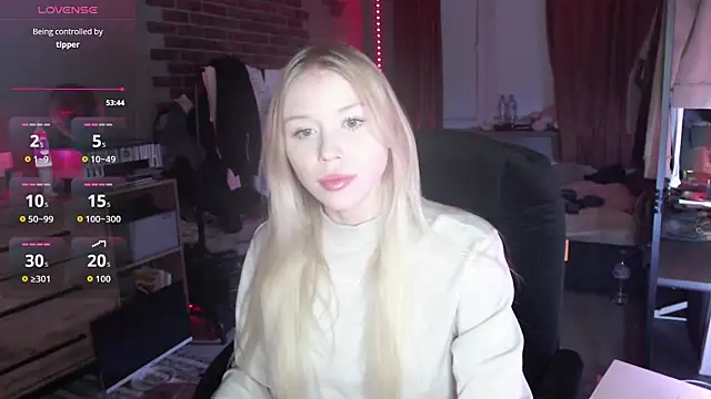 mollydollka online show from 11/23/25, 03:12