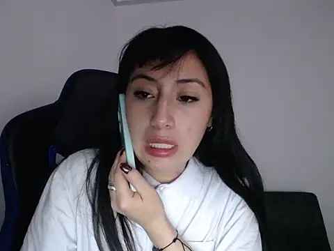 Snapshot of luisa_homes chatting on 12/14/25, 09:30 luisa homes online show from 12/14/25, 09:30