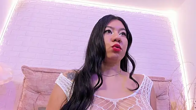 lunaa hart online show from 05/01/26, 12:04