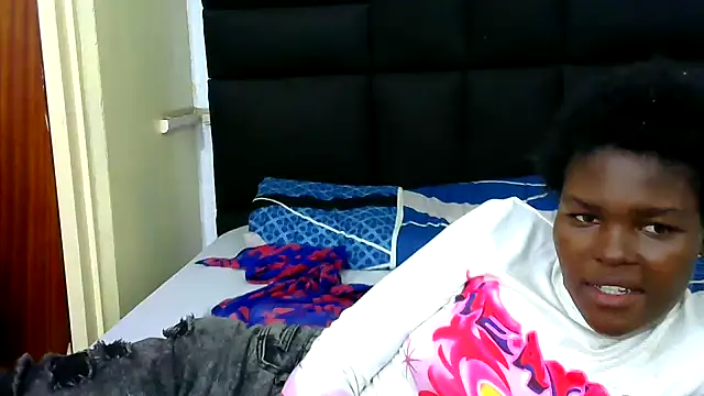 VirginPrincess06 online show from 06/26/26, 08:52
