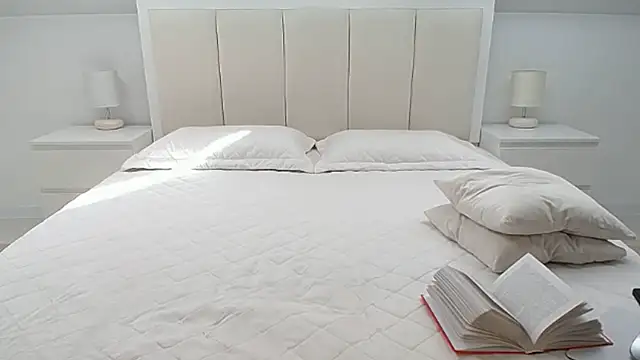 Snapshot of Milena29 chatting on 03/11/25, 10:18 Milena29 online show from 03/11/25, 10:18