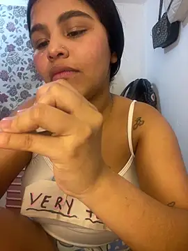 Snapshot of Brunette_Dirty_0limits chatting on 12/17/25, 03:45 Brunette Dirty 0limits online show from 12/17/25, 03:45