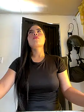 Snapshot of Marilyn_Monrou chatting on 12/15/25, 06:34 Marilyn Monrou online show from 12/15/25, 06:34