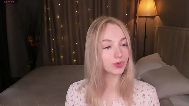 Shy Polly online show from 04/26/26, 12:08