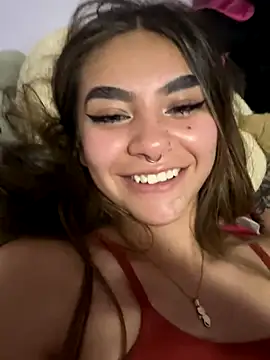 Yunaraa online show from 11/26/25, 03:29