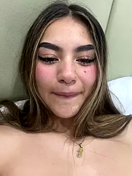 Yunaraa online show from 12/20/25, 04:52