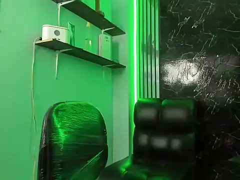 Snapshot of Chantal_sex22 chatting on 11/30/25, 10:58 Chantal sex22 online show from 11/30/25, 10:58