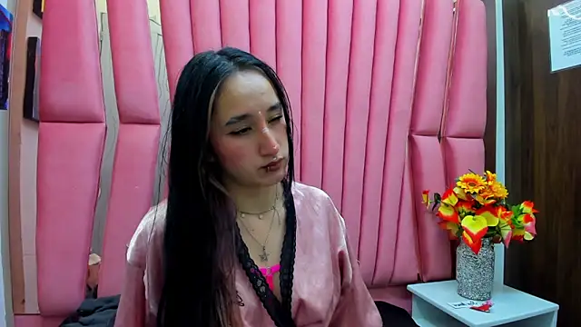 CharlotteStuart online show from 03/31/26, 02:57