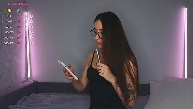 Snapshot of KikkyMi chatting on 11/24/25, 08:19 KikkyMi online show from 11/24/25, 08:19