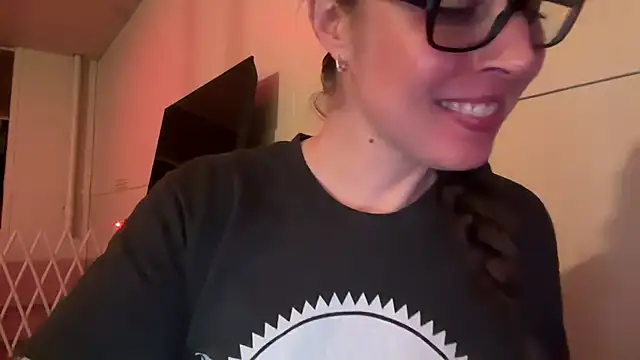 MissGoldenCartier online show from 03/29/26, 03:39