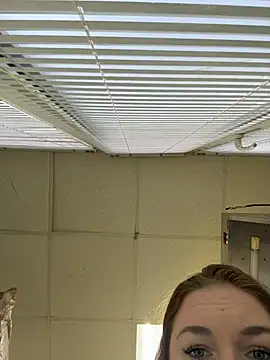 VaryaRose online show from 12/01/25, 02:27