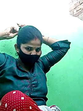 Snapshot of Hot_kire chatting on 12/16/25, 10:09 Hot kire online show from 12/16/25, 10:09