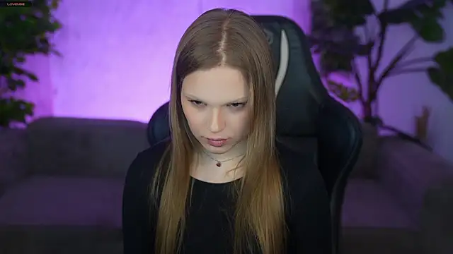 Charlotte Dreams online show from 03/17/26, 03:37