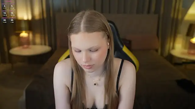 Charlotte Dreams online show from 04/24/26, 04:31