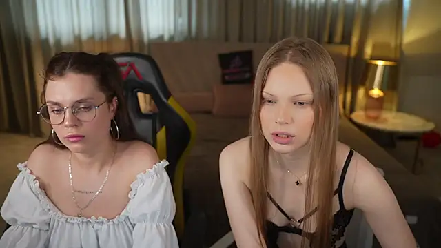 Snapshot of Charlotte_Dreams chatting on 04/30/26, 11:27 Charlotte Dreams online show from 04/30/26, 11:27