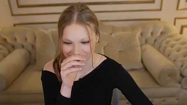 Snapshot of Charlotte_Dreams chatting on 05/07/26, 02:44 Charlotte Dreams online show from 05/07/26, 02:44