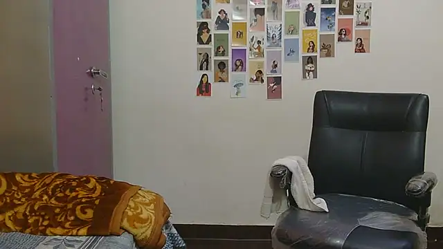 Snapshot of Honey_Baby1 chatting on 06/05/26, 06:52 Honey Baby1 online show from 06/05/26, 06:52