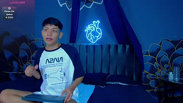 Liam Sinclair online show from 12/01/25, 12:21