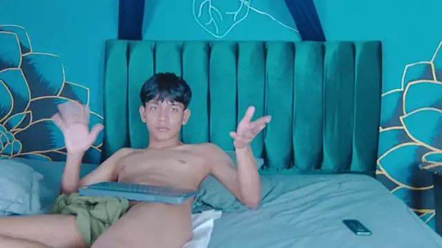 Snapshot of Liam_Sinclair chatting on 01/31/26, 07:11 Liam Sinclair online show from 01/31/26, 07:11