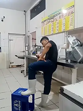 RobertoLuiz84 online show from 04/23/26, 12:40