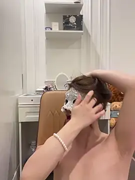 Queen-of-Love online show from 03/04/26, 06:14