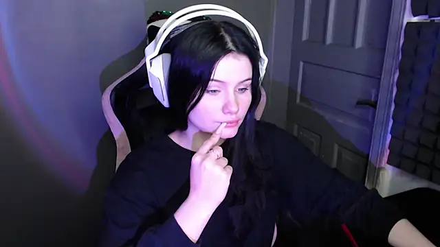 Moon raven online show from 01/18/26, 09:51