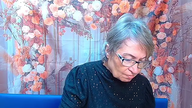 OlgaLuck online show from 11/28/25, 06:27