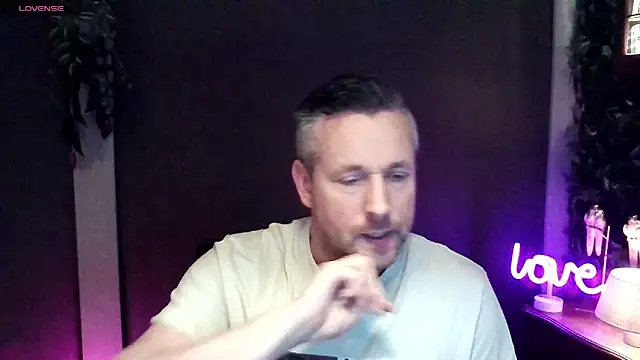 Hunter Fl online show from 11/26/25, 04:41