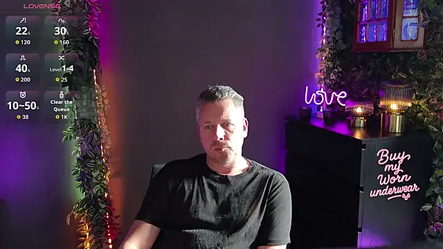 Hunter Fl online show from 04/22/26, 03:57