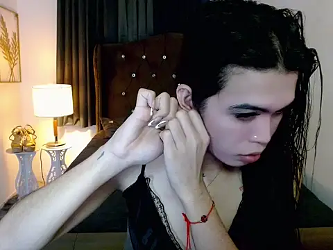 hollyyumiloove online show from 03/24/26, 10:53