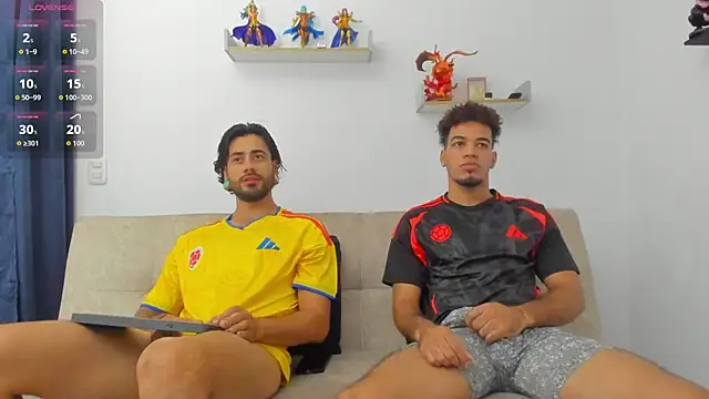 heteros curious online show from 06/25/26, 12:21