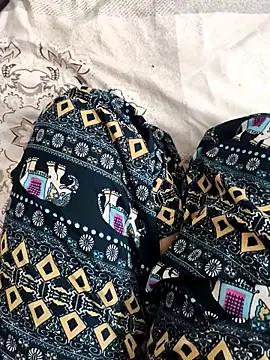 Snapshot of paro22_sex chatting on 02/13/26, 05:20 paro22 sex online show from 02/13/26, 05:20