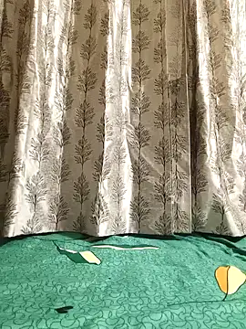 Snapshot of paro22_sex chatting on 06/06/26, 04:33 paro22 sex online show from 06/06/26, 04:33