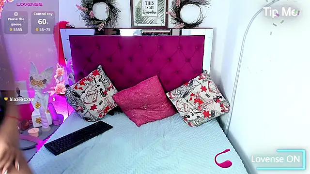 Snapshot of Samantha__F_W chatting on 07/18/26, 06:45 Samantha F W online show from 07/18/26, 06:45