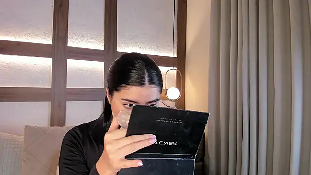 SarhaVega online show from 03/30/26, 01:12