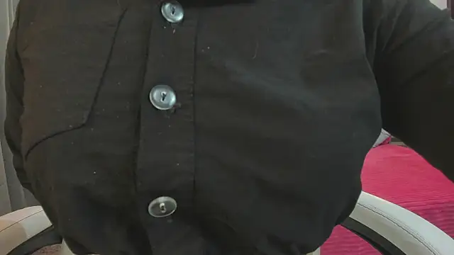 mask red girl online show from 04/01/26, 12:50