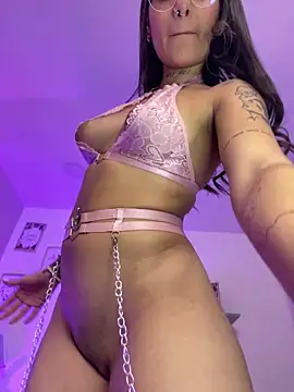 LauraRaider online show from 02/26/26, 08:19