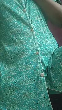 SameeraReddy19 online show from 04/06/26, 04:57