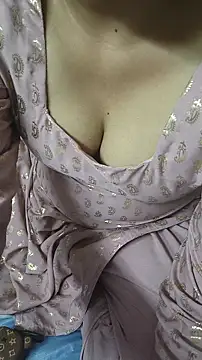 SameeraReddy19 online show from 04/20/26, 01:25