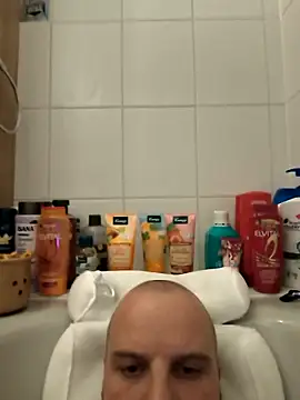 Snapshot of Phoenix2310 chatting on 01/14/26, 03:28 Phoenix2310 online show from 01/14/26, 03:28