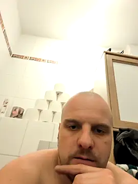 Snapshot of Phoenix2310 chatting on 02/09/26, 01:59 Phoenix2310 online show from 02/09/26, 01:59