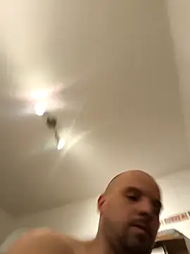 Snapshot of Phoenix2310 chatting on 02/24/26, 04:05 Phoenix2310 online show from 02/24/26, 04:05