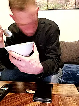 Snapshot of hamstiboy55 chatting on 02/16/26, 08:38 hamstiboy55 online show from 02/16/26, 08:38